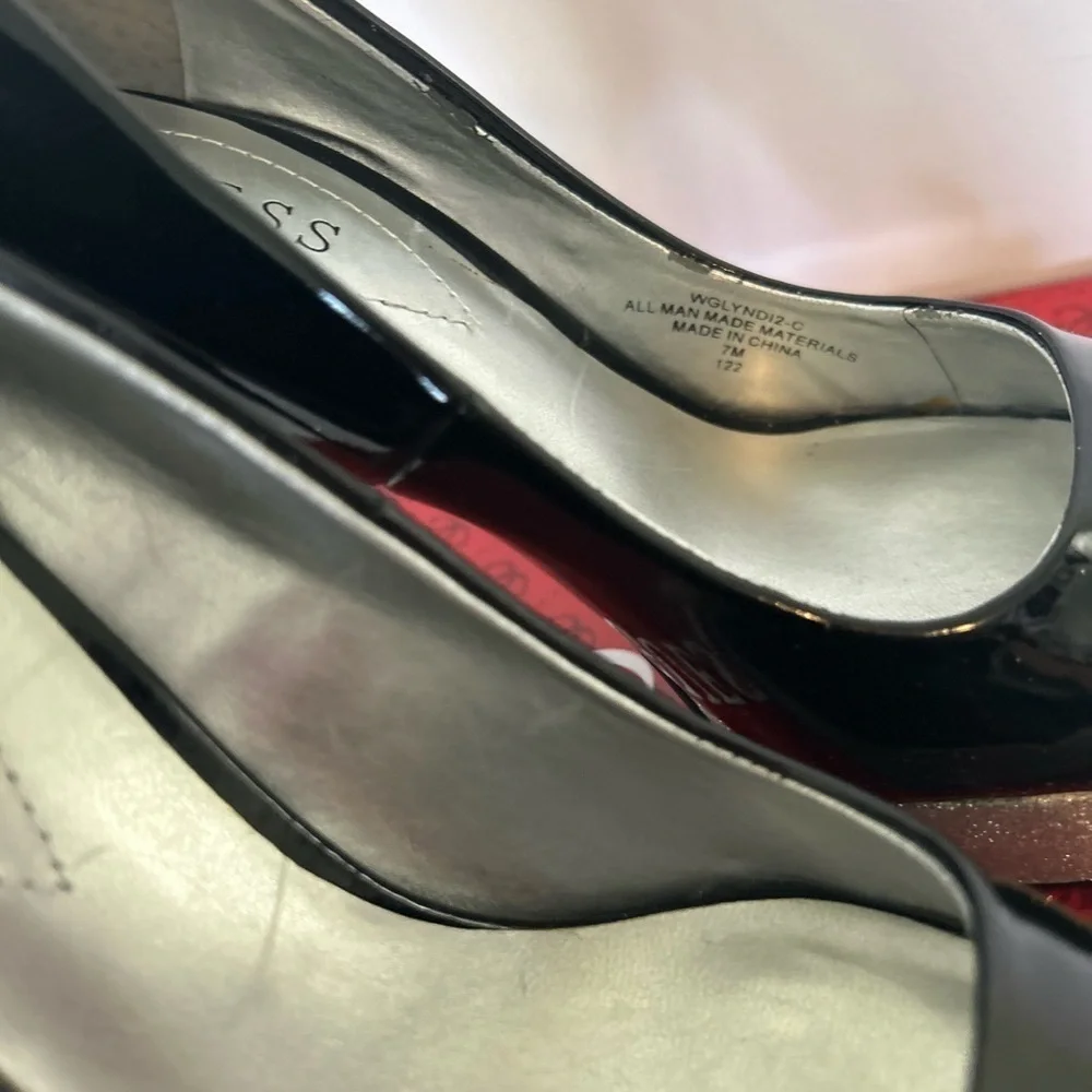 Guess Black and Silver Peep Toe HeelsSize 7